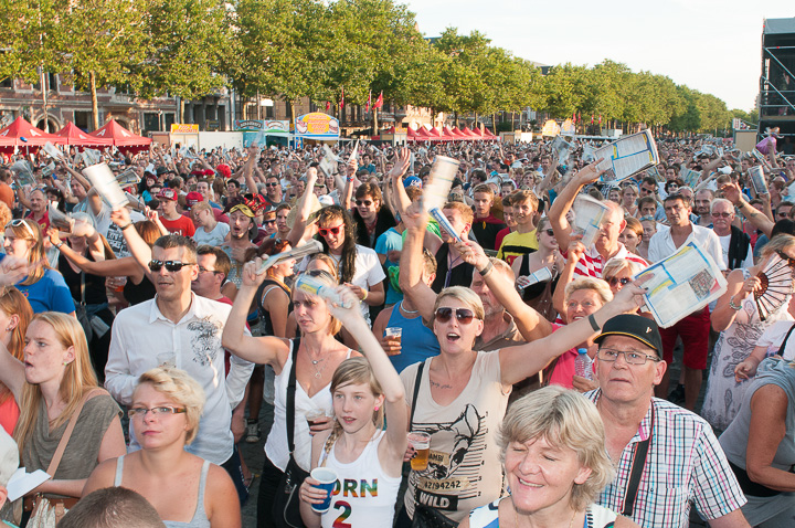Antwerpen zingt - Editie 2013 @ Gedempte Zuiderdokken, picture 19, photographed by Youri Vanlommel - FrontView Magazine