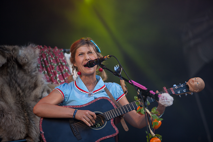 GiedRé @ Ronquières Festival 2013, picture 4, photographed by Dorien Goetschalckx - FrontView Magazine