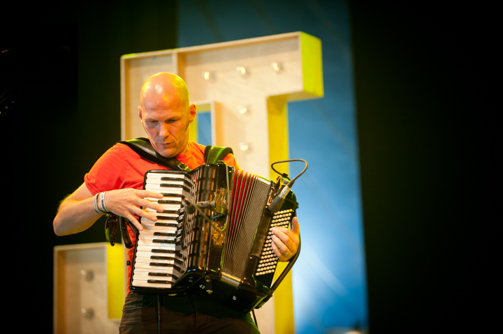 Jaune Toujours Dranouter 2013, picture 6, photographed by Devid Camerlynck - FrontView Magazine