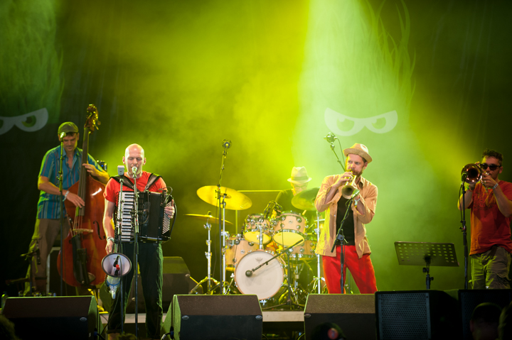 Jaune Toujours Dranouter 2013, picture 20, photographed by Devid Camerlynck - FrontView Magazine