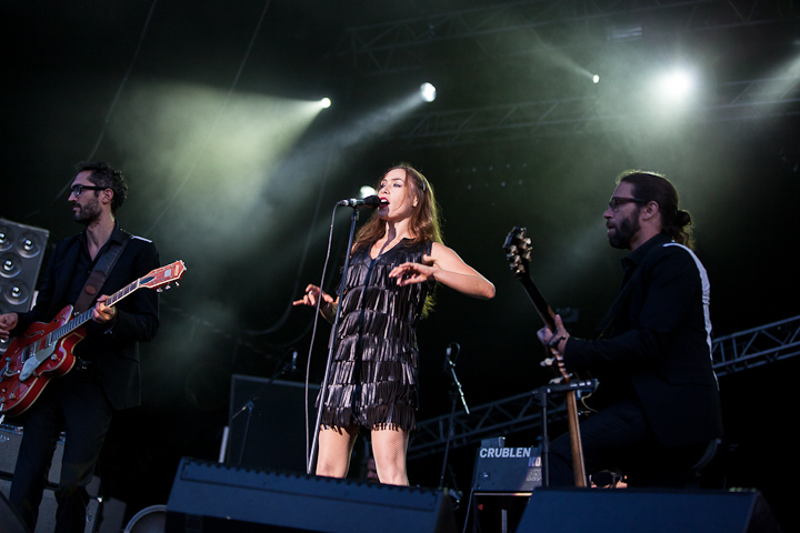 Olivia Ruiz @ Ronquières Festival 2013, picture 8, photographed by Dorien Goetschalckx - FrontView Magazine