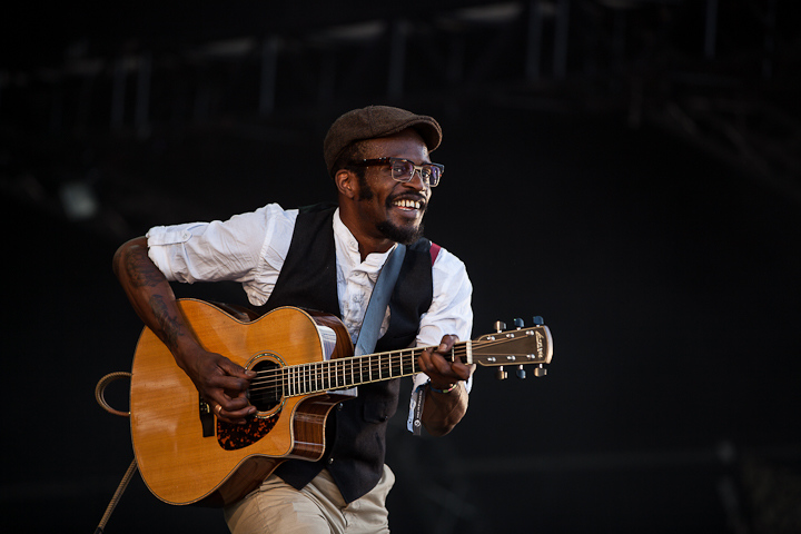 Tété @ Ronquières Festival 2013, picture 4, photographed by Dorien Goetschalckx - FrontView Magazine