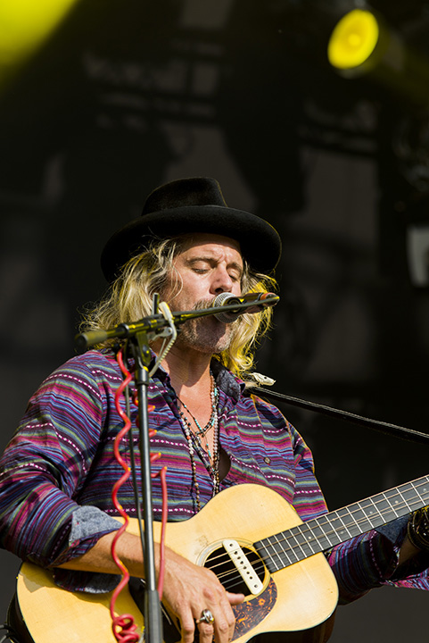 Donavon Frankenreiter @ Lokerse Feesten 2013, picture 1, photographed by Jonas Wallecan - FrontView Magazine