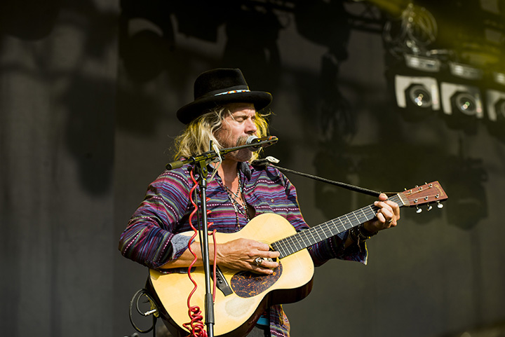 Donavon Frankenreiter @ Lokerse Feesten 2013, picture 5, photographed by Jonas Wallecan - FrontView Magazine