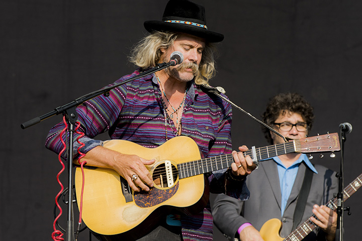 Donavon Frankenreiter @ Lokerse Feesten 2013, picture 10, photographed by Jonas Wallecan - FrontView Magazine
