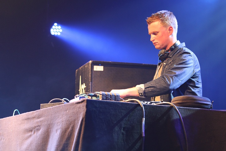 Dj's & sfeer @ Casa Blanca 2013, picture 17, photographed by Marc Verdonck - FrontView Magazine