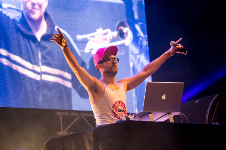 Merdan Taplak @ Marktrock Leuven 2013, picture 11, photographed by Kurt Jacobs - FrontView Magazine