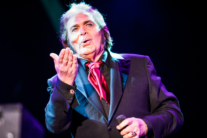 Engelbert Humperdinck @ Rimpelrock, picture 1, photographed by Tom Stessens - FrontView Magazine
