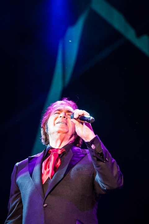 Engelbert Humperdinck @ Rimpelrock, picture 4, photographed by Tom Stessens - FrontView Magazine