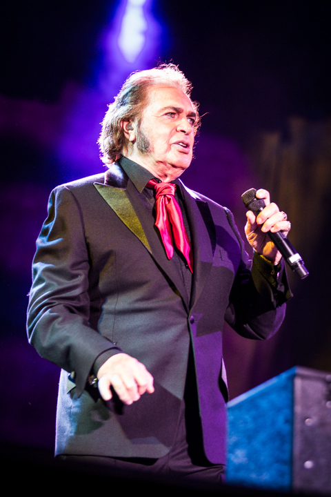 Engelbert Humperdinck @ Rimpelrock, picture 8, photographed by Tom Stessens - FrontView Magazine