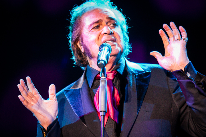 Engelbert Humperdinck @ Rimpelrock, picture 12, photographed by Tom Stessens - FrontView Magazine