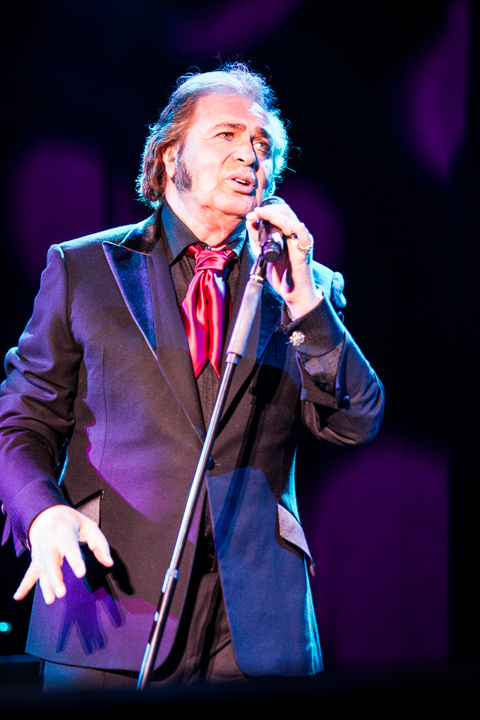 Engelbert Humperdinck @ Rimpelrock, picture 13, photographed by Tom Stessens - FrontView Magazine