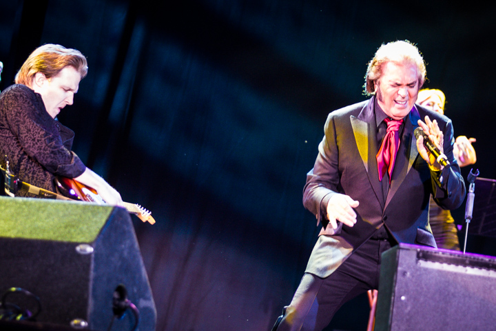 Engelbert Humperdinck @ Rimpelrock, picture 18, photographed by Tom Stessens - FrontView Magazine