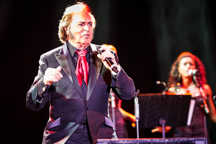 Engelbert Humperdinck @ Rimpelrock, picture 20, photographed by Tom Stessens - FrontView Magazine