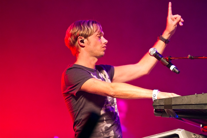 Milk Inc @ Casa Blanca 2013, picture 4, photographed by Marc Verdonck - FrontView Magazine