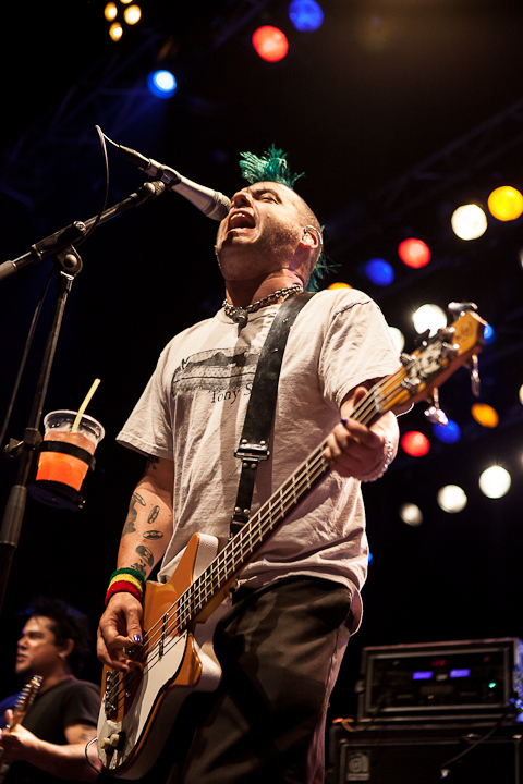 NOFX @ 013, picture 2, photographed by Dorien Goetschalckx - FrontView Magazine