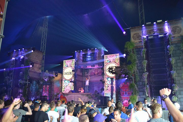 Q Dance The Qontinent - deel 1, picture 136, photographed by Tom Van Tongerloo - FrontView Magazine