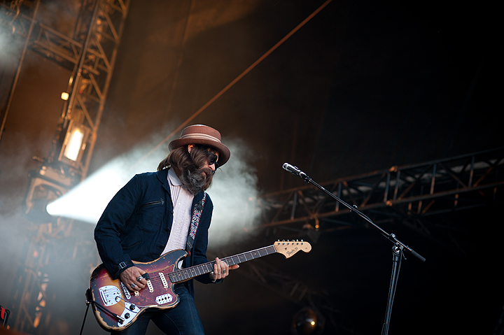 The Dandy Warhols @ Brussels Summer Festival 2013, picture 13, photographed by Magali Decamps - FrontView Magazine