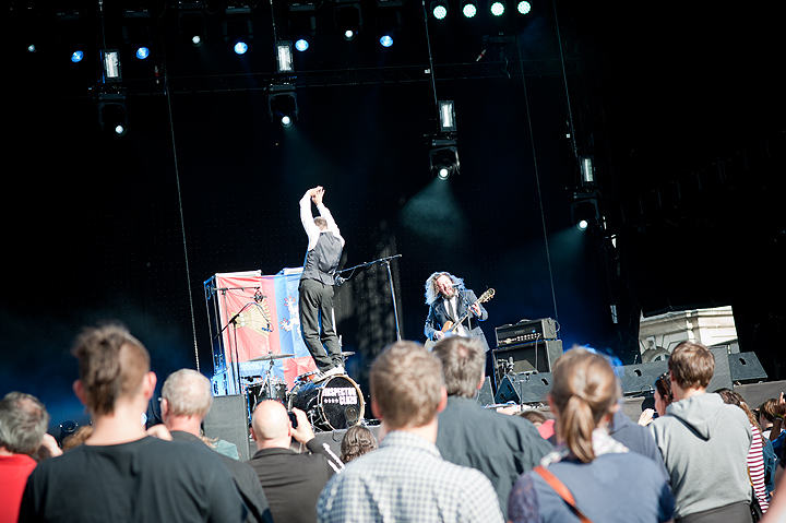 The Inspector Cluzo @ Brussels Summer Festival 2013, picture 2, photographed by Magali Decamps - FrontView Magazine