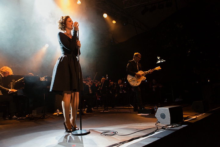 Hooverphonic @ OLT Rivierenhof, picture 2, photographed by Edwin Houdevelt - FrontView Magazine
