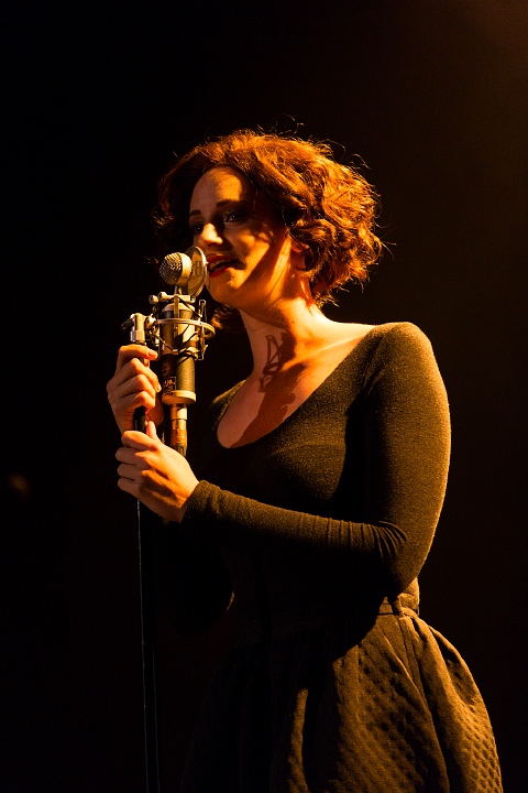 Hooverphonic @ OLT Rivierenhof, picture 5, photographed by Edwin Houdevelt - FrontView Magazine