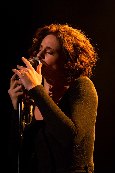 Hooverphonic @ OLT Rivierenhof, picture 11, photographed by Edwin Houdevelt - FrontView Magazine
