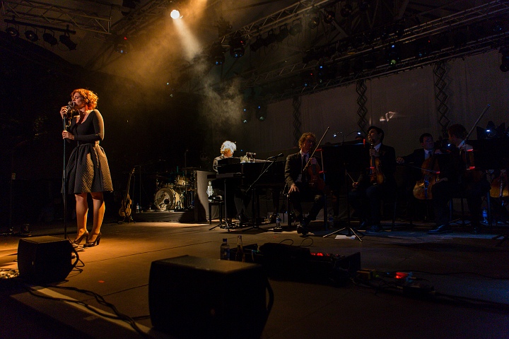 Hooverphonic @ OLT Rivierenhof, picture 17, photographed by Edwin Houdevelt - FrontView Magazine