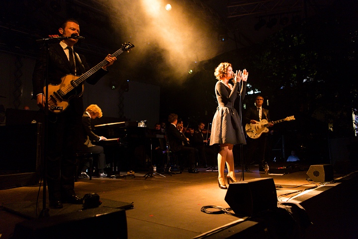 Hooverphonic @ OLT Rivierenhof, picture 18, photographed by Edwin Houdevelt - FrontView Magazine