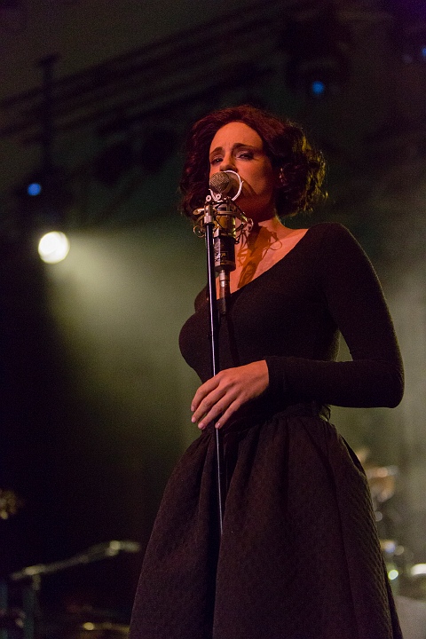 Hooverphonic @ OLT Rivierenhof, picture 21, photographed by Edwin Houdevelt - FrontView Magazine