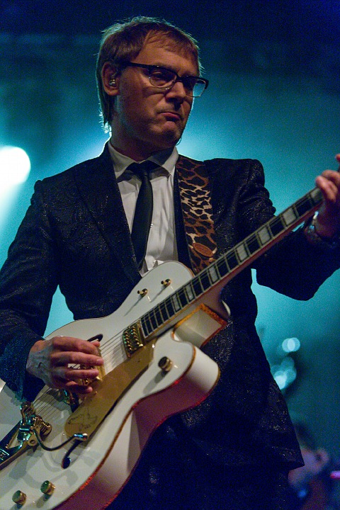 Hooverphonic @ OLT Rivierenhof, picture 24, photographed by Edwin Houdevelt - FrontView Magazine