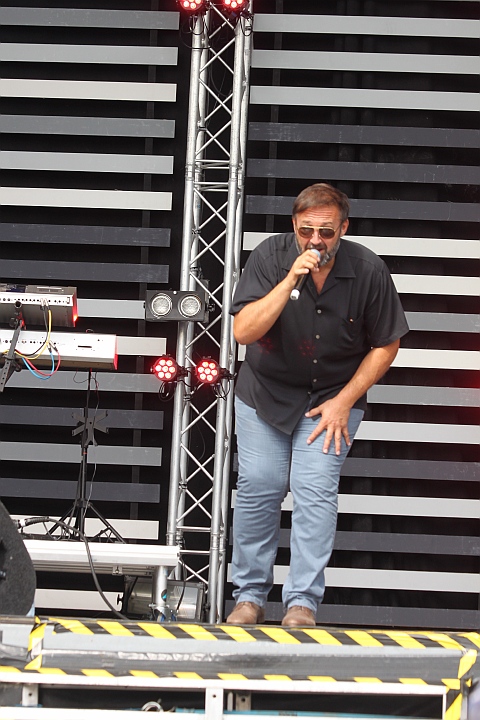 Bert (The Voice) @ Buitenbeenpop 2013, picture 2, photographed by Heidi Elen - FrontView Magazine