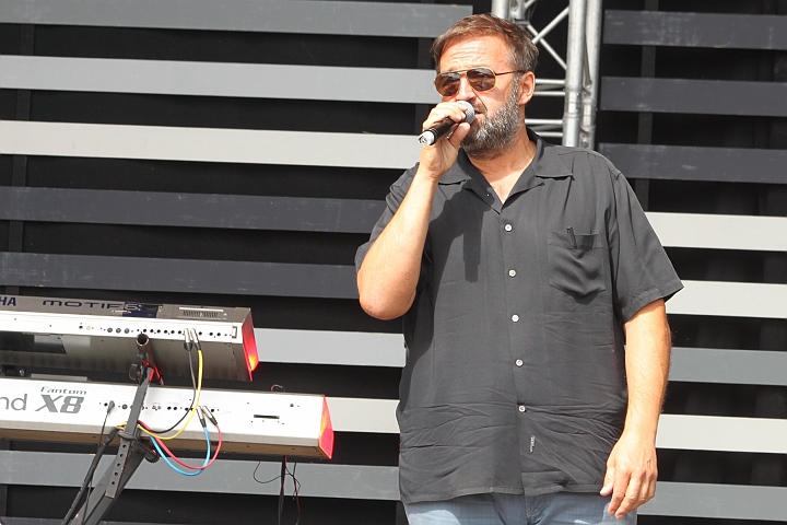Bert (The Voice) @ Buitenbeenpop 2013, picture 10, photographed by Heidi Elen - FrontView Magazine