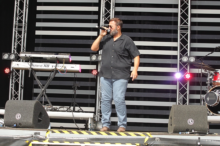 Bert (The Voice) @ Buitenbeenpop 2013, picture 13, photographed by Heidi Elen - FrontView Magazine
