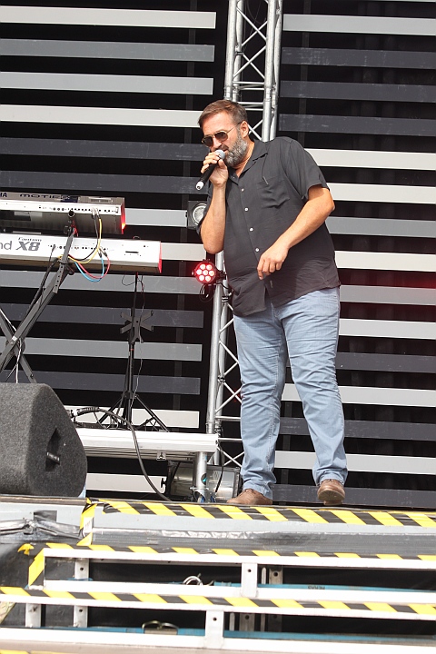 Bert (The Voice) @ Buitenbeenpop 2013, picture 17, photographed by Heidi Elen - FrontView Magazine