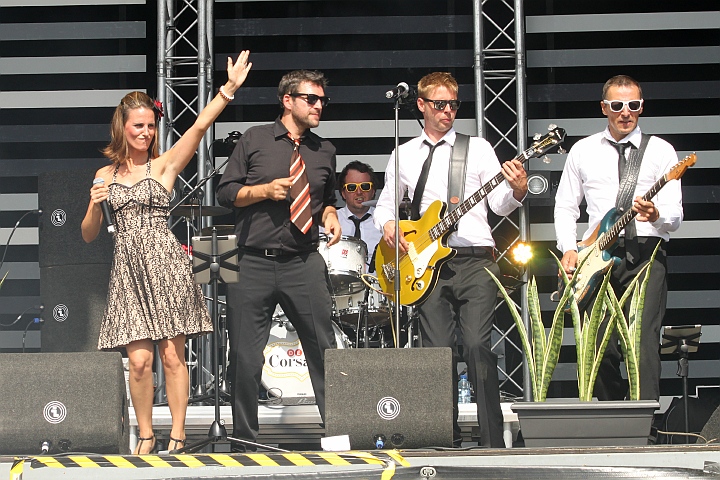 De Corsaris @ Buitenbeenpop 2013, picture 3, photographed by Heidi Elen - FrontView Magazine