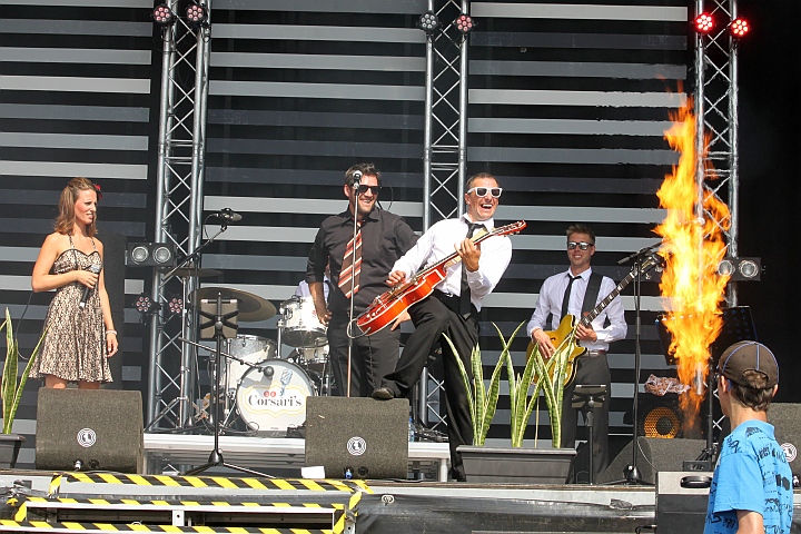 De Corsaris @ Buitenbeenpop 2013, picture 15, photographed by Heidi Elen - FrontView Magazine
