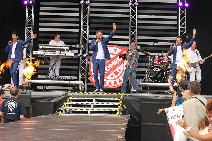 De Romeo's @ Buitenbeenpop 2013, picture 1, photographed by Heidi Elen - FrontView Magazine