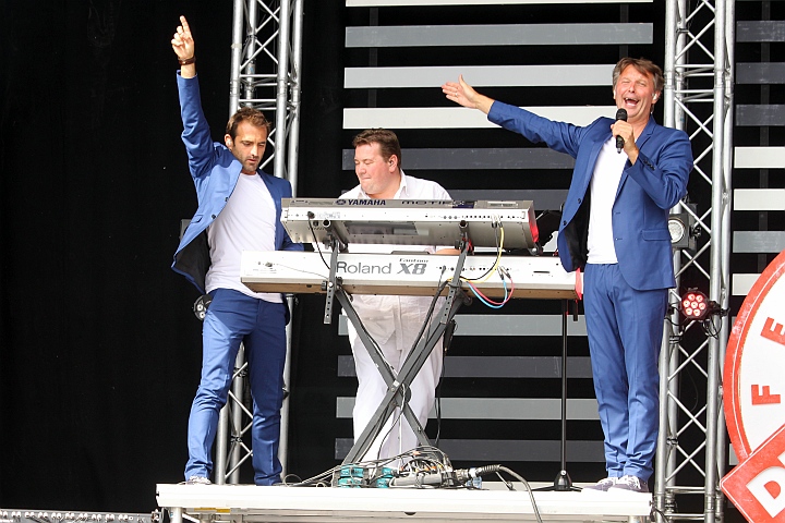 De Romeo's @ Buitenbeenpop 2013, picture 3, photographed by Heidi Elen - FrontView Magazine