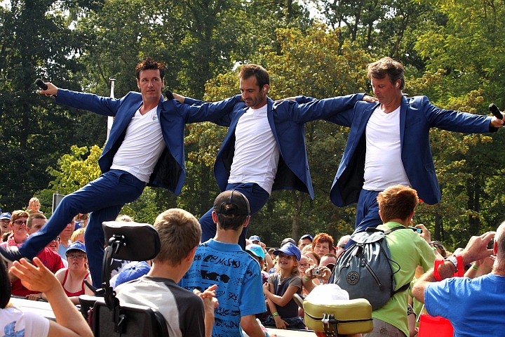 De Romeo's @ Buitenbeenpop 2013, picture 22, photographed by Heidi Elen - FrontView Magazine