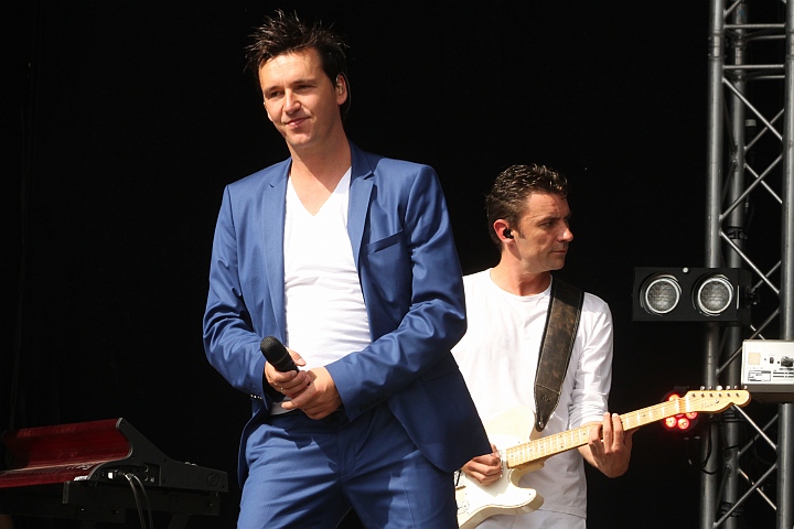 De Romeo's @ Buitenbeenpop 2013, picture 37, photographed by Heidi Elen - FrontView Magazine