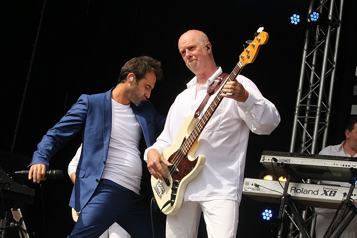 De Romeo's @ Buitenbeenpop 2013, picture 38, photographed by Heidi Elen - FrontView Magazine