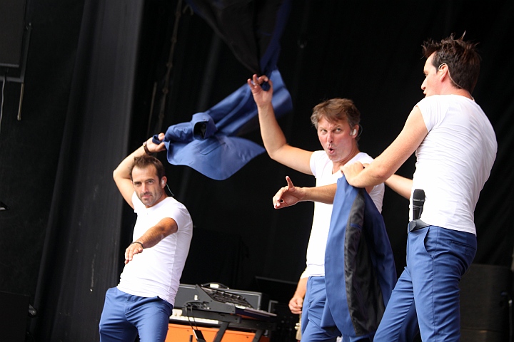 De Romeo's @ Buitenbeenpop 2013, picture 39, photographed by Heidi Elen - FrontView Magazine
