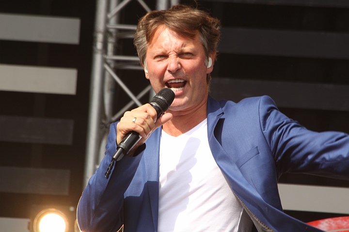 De Romeo's @ Buitenbeenpop 2013, picture 40, photographed by Heidi Elen - FrontView Magazine