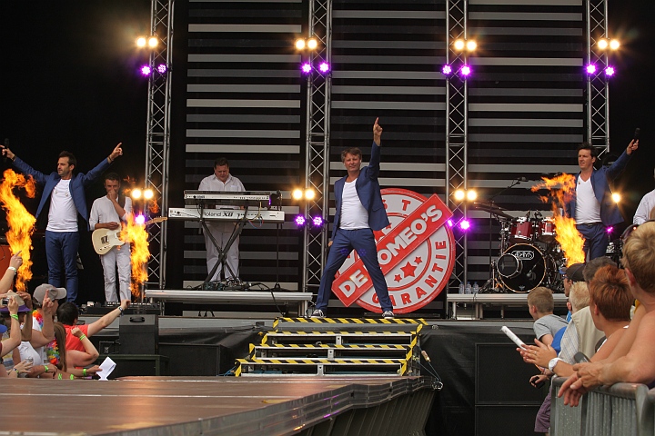 De Romeo's @ Buitenbeenpop 2013, picture 44, photographed by Heidi Elen - FrontView Magazine