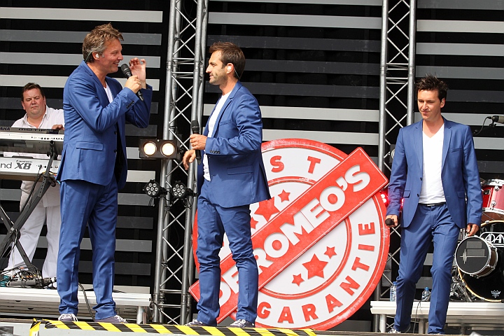 De Romeo's @ Buitenbeenpop 2013, picture 47, photographed by Heidi Elen - FrontView Magazine