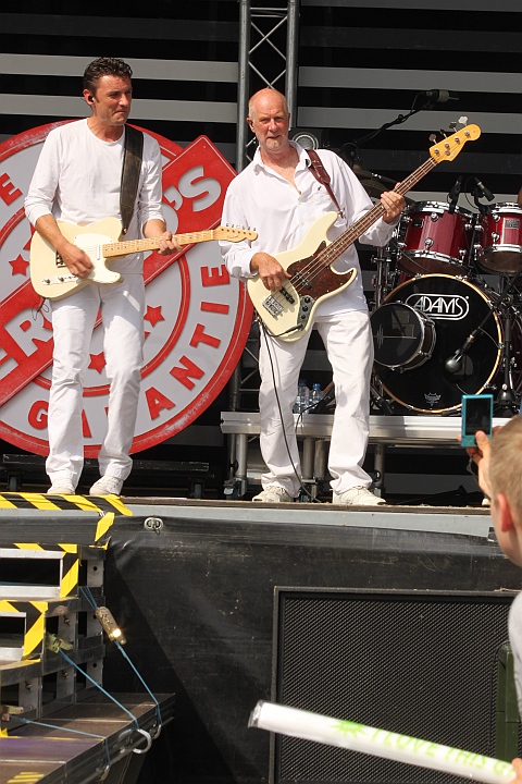 De Romeo's @ Buitenbeenpop 2013, picture 48, photographed by Heidi Elen - FrontView Magazine