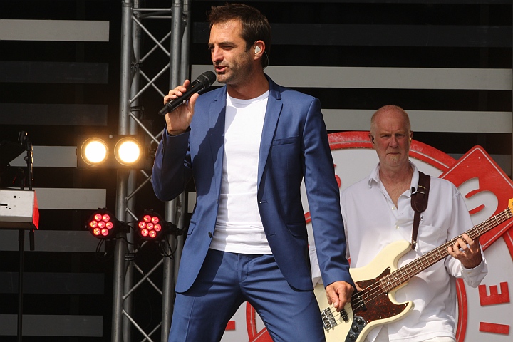 De Romeo's @ Buitenbeenpop 2013, picture 53, photographed by Heidi Elen - FrontView Magazine