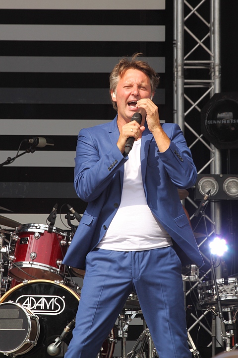De Romeo's @ Buitenbeenpop 2013, picture 54, photographed by Heidi Elen - FrontView Magazine