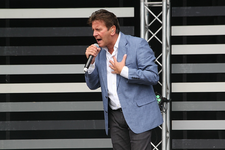 Luc Steeno @ Buitenbeenpop 2013, picture 2, photographed by Heidi Elen - FrontView Magazine