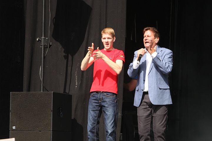 Luc Steeno @ Buitenbeenpop 2013, picture 6, photographed by Heidi Elen - FrontView Magazine